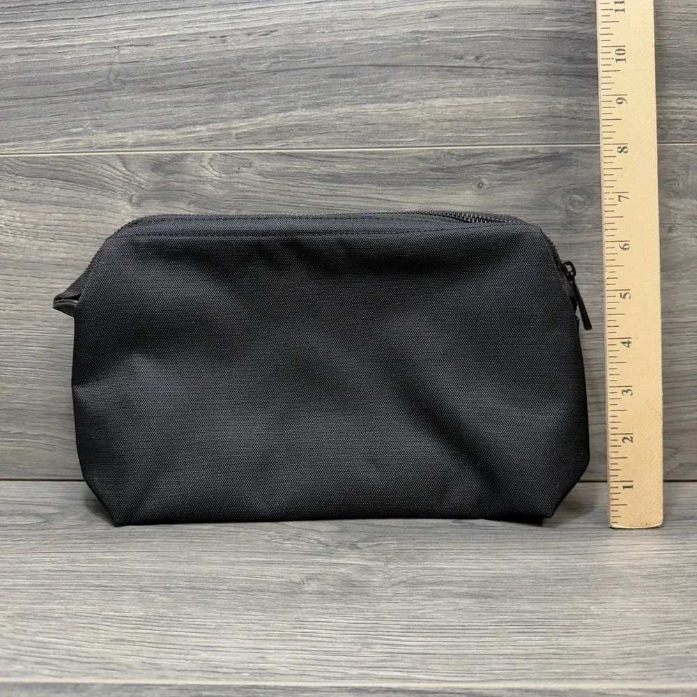 Henry Rose Limited Ed Large Black Stand-Up Zippered Makeup Cosmetic Toiletry Bag